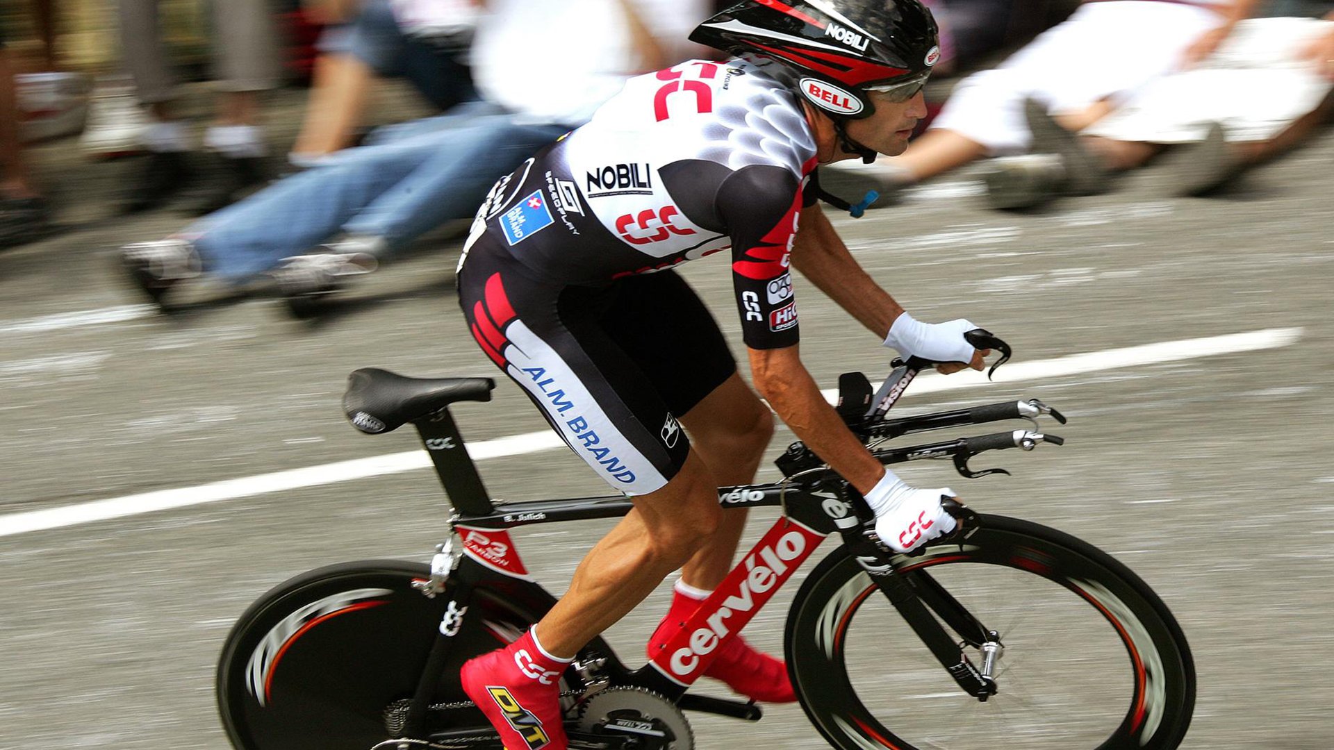 网球赛场焦点！澳大利亚队对阵巴西队，体能极限考验，赛场硬仗一触即发