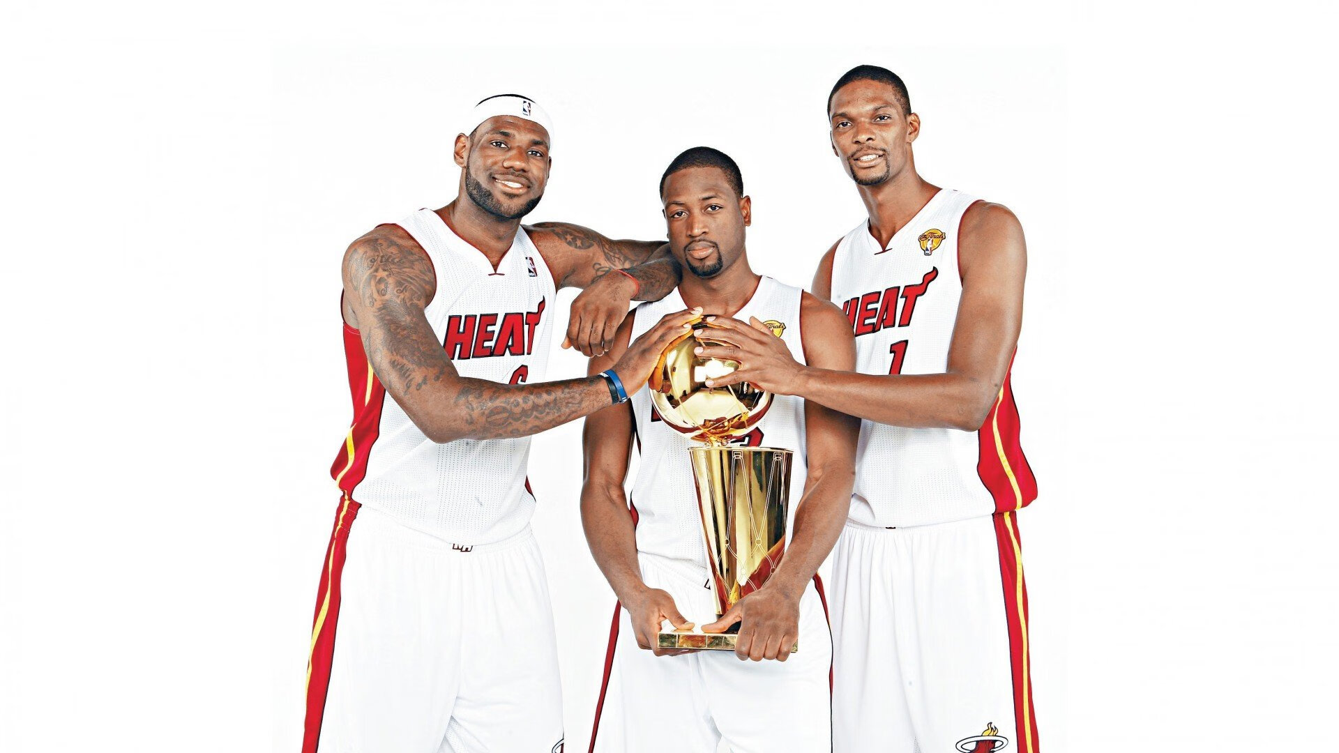 上海申花八强战小胜俄克拉荷马城雷霆，梅西砍下7记关键球，全场沸腾